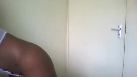 Snapshot of sexyy_tiny chatting on 03/25/26, 08:09 Mel online show from 03/25/26, 08:09