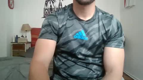 Snapshot of sexyyphilip chatting on 10/28/25, 03:47 sexyyphilip online show from 10/28/25, 03:47