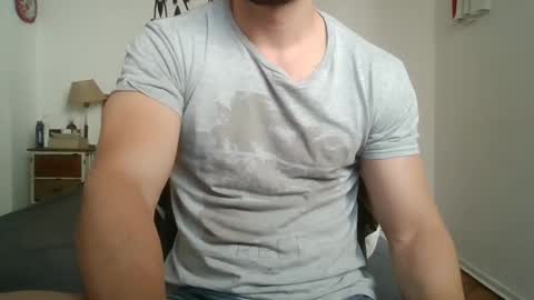 Snapshot of sexyyphilip chatting on 11/02/25, 05:59 sexyyphilip online show from 11/02/25, 05:59