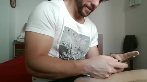 Snapshot of sexyyphilip chatting on 11/16/25, 06:46 sexyyphilip online show from 11/16/25, 06:46