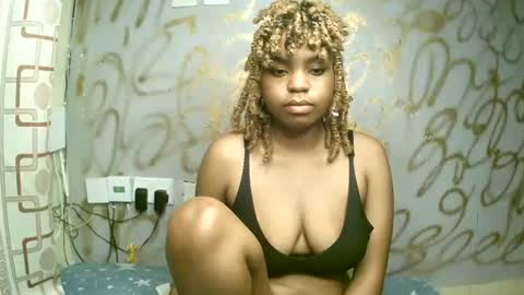 Snapshot of sexyyred_ chatting on 03/12/25, 10:07 sexyyred_ online show from 03/12/25, 10:07