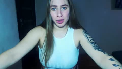 Snapshot of sexyyuliia777 chatting on 11/24/25, 01:44 Yuliia online show from 11/24/25, 01:44