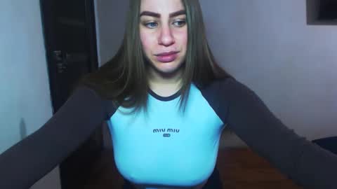 Snapshot of sexyyuliia777 chatting on 12/16/25, 09:58 Yuliia online show from 12/16/25, 09:58