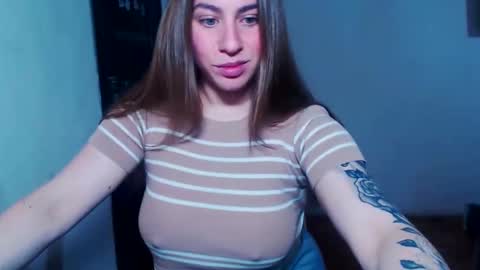 Snapshot of sexyyuliia777 chatting on 06/08/26, 06:25 Yuliia online show from 06/08/26, 06:25