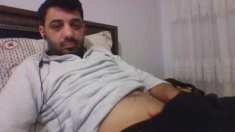 Snapshot of sexyyy_mannn chatting on 02/15/25, 08:43 sexyyy_mannn online show from 02/15/25, 08:43