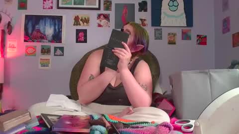 sglily111 online show from 02/05/26, 07:40