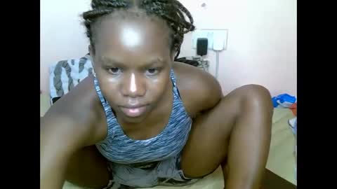 Snapshot of shaa_loon chatting on 10/18/25, 08:15 shaa_loon online show from 10/18/25, 08:15