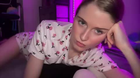 shadebabe online show from 07/18/26, 07:01
