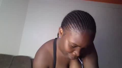 Snapshot of shadowsweet34 chatting on 09/08/25, 04:17 val online show from 09/08/25, 04:17