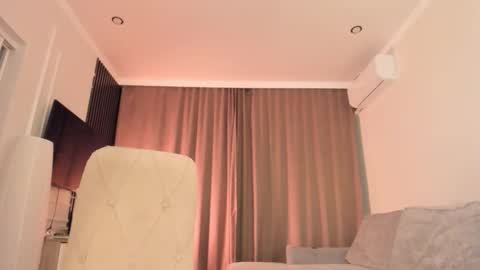 Snapshot of shaix_xx chatting on 12/15/25, 01:59 Yanmei online show from 12/15/25, 01:59