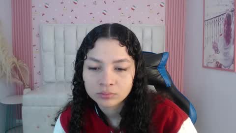 Snapshot of shalon_diaz_sub chatting on 12/21/25, 01:07 Shalon online show from 12/21/25, 01:07