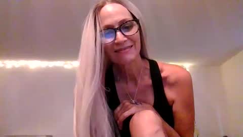 Shaman Woman online show from 10/06/25, 04:26