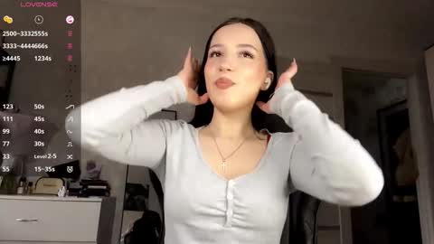 Snapshot of shanaecornish chatting on 11/08/25, 06:46 Viola online show from 11/08/25, 06:46