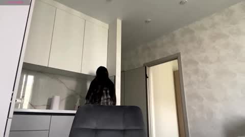 Snapshot of shanaecornish chatting on 11/15/25, 06:55 Viola online show from 11/15/25, 06:55