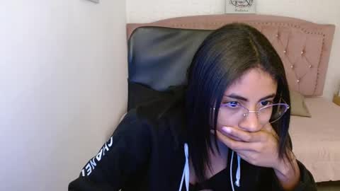 Snapshot of shaneelle chatting on 03/03/25, 06:15 shanelle online show from 03/03/25, 06:15