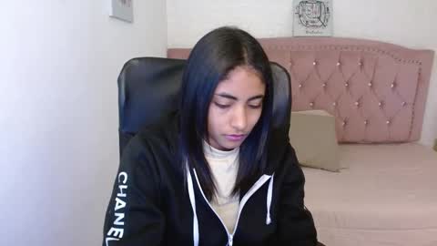 Snapshot of shaneelle chatting on 03/12/25, 03:02 shanelle online show from 03/12/25, 03:02