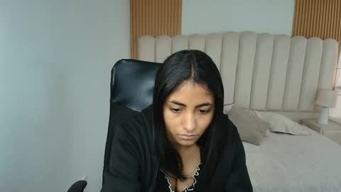 shanelle online show from 04/25/26, 01:41