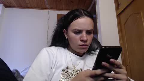 Snapshot of shanel_lozano chatting on 10/01/25, 09:10 shanel_lozano online show from 10/01/25, 09:10