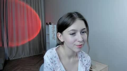 me name is Mia online show from 01/18/26, 06:12