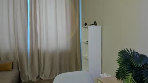 me name is Mia online show from 02/11/26, 08:41