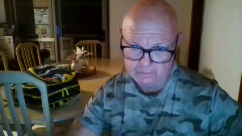 Snapshot of shaneo781570 chatting on 04/19/26, 05:12 shaneo781570 online show from 04/19/26, 05:12