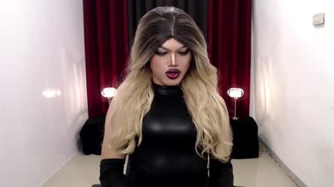 Snapshot of shanex01 chatting on 12/08/24, 12:19 Shane X online show from 12/08/24, 12:19