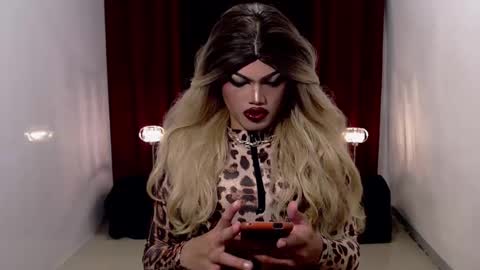 Snapshot of shanex01 chatting on 12/12/24, 04:32 Shane X online show from 12/12/24, 04:32