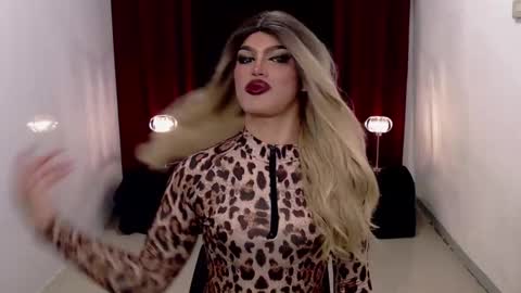 Snapshot of shanex01 chatting on 12/13/24, 10:51 Shane X online show from 12/13/24, 10:51