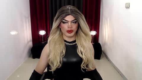 Snapshot of shanex01 chatting on 12/15/24, 05:53 Shane X online show from 12/15/24, 05:53