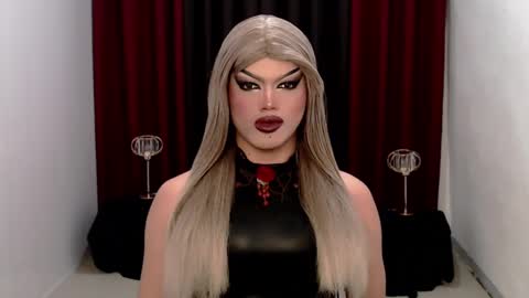 Snapshot of shanex01 chatting on 01/10/25, 12:15 Shane X online show from 01/10/25, 12:15