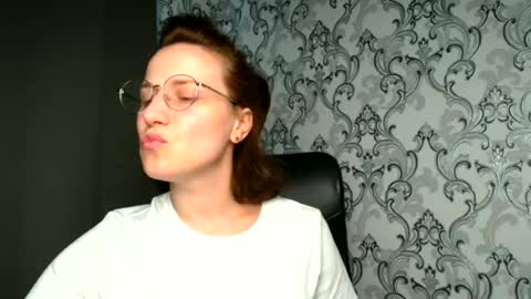 Snapshot of shannen_sweet chatting on 06/15/26, 11:23 Shannen online show from 06/15/26, 11:23