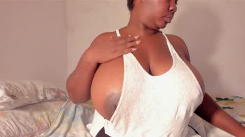 Snapshot of shannick03 chatting on 12/28/24, 12:04 shack03 online show from 12/28/24, 12:04