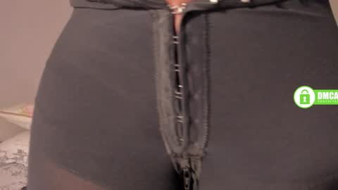 Snapshot of shannick03 chatting on 01/17/25, 06:54 shack03 online show from 01/17/25, 06:54