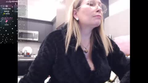 Shannon07 online show from 12/22/25, 04:09