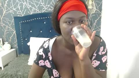 shanntall_tk online show from 03/03/25, 12:05