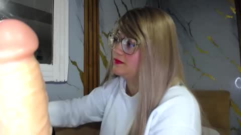 Snapshot of shantal520827 chatting on 02/12/26, 03:34 shantal online show from 02/12/26, 03:34