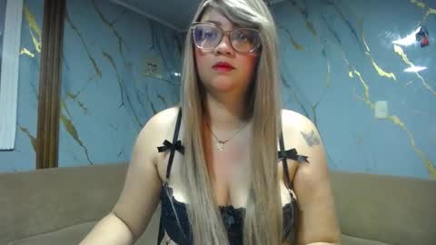 Snapshot of shantal520827 chatting on 02/28/26, 01:39 shantal online show from 02/28/26, 01:39