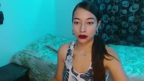 Snapshot of shantal_d03 chatting on 01/31/25, 01:33 shantal_d03 online show from 01/31/25, 01:33