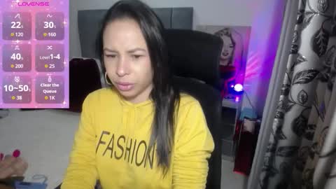 Snapshot of shantalhot69 chatting on 10/16/25, 11:44 Shantal online show from 10/16/25, 11:44