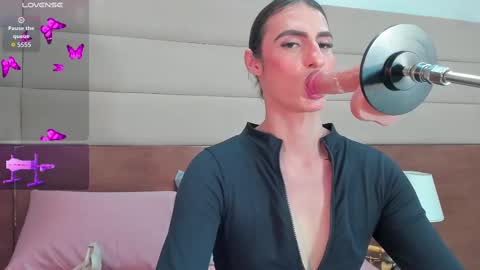 Snapshot of shantall_skinny chatting on 10/04/25, 03:37 Shantall online show from 10/04/25, 03:37
