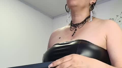 shantey online show from 04/08/26, 03:56