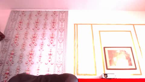 Snapshot of shanyferrati chatting on 12/27/24, 05:16 SHANYF online show from 12/27/24, 05:16