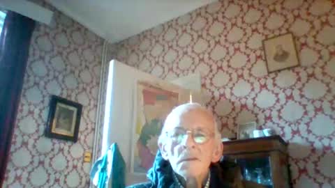 shapelyhelm1 online show from 11/24/25, 10:15