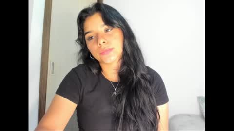 Snapshot of shara_jones chatting on 02/16/25, 09:15 Sara online show from 02/16/25, 09:15