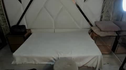 Snapshot of shara_oz chatting on 02/14/26, 03:14 Shara Oz online show from 02/14/26, 03:14