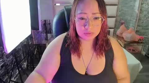 Snapshot of shara_oz chatting on 02/25/26, 03:05 Shara Oz online show from 02/25/26, 03:05