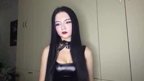 Snapshot of sharelgilvin chatting on 11/10/25, 03:44 sharelgilvin online show from 11/10/25, 03:44