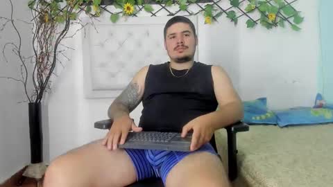 jhon deibyd online show from 11/17/25, 05:13