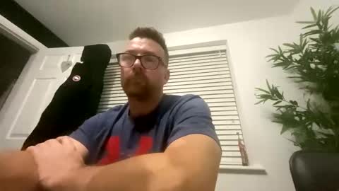 Snapshot of sharksboy16 chatting on 02/04/25, 05:21 Sharksboy online show from 02/04/25, 05:21