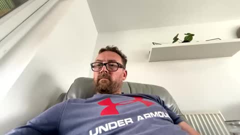 Snapshot of sharksboy16 chatting on 09/13/25, 10:59 Sharksboy online show from 09/13/25, 10:59